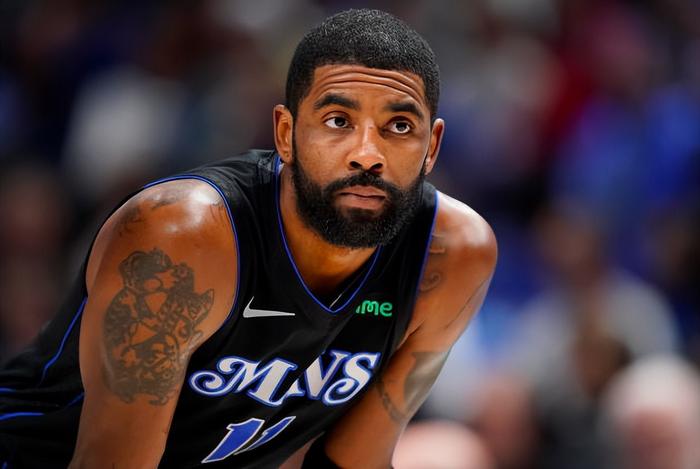 爱游戏体育官网-莎拉波娃回归赛场，连败首场状态亮眼，独行侠观众沸腾！